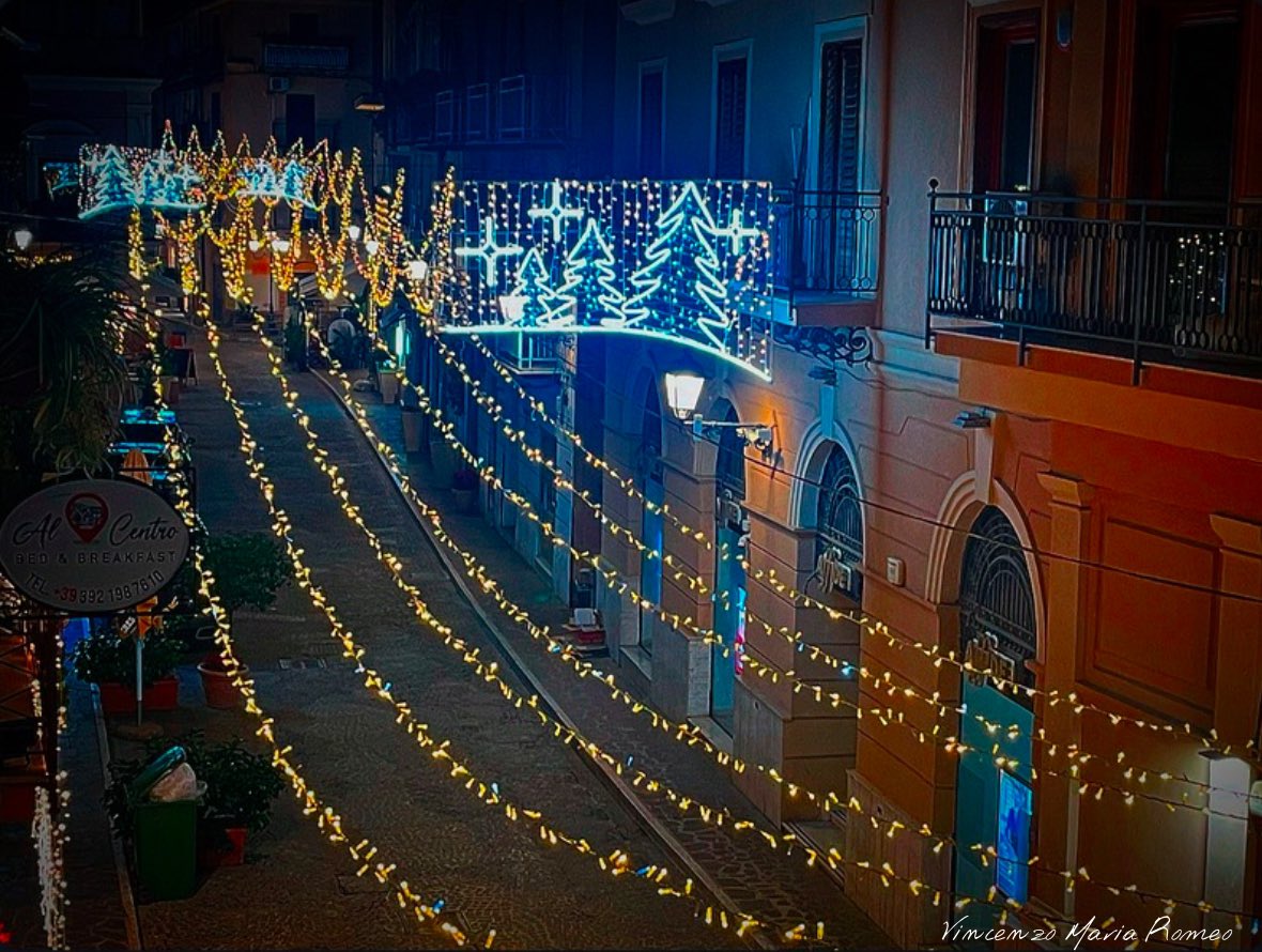 VincenzoMariaRo's tweet photo. #ScieDiLuci #XmasTime #DalleBalconate
.
.
.
#1ScorcioDiPoesia in
#1ViaggioNellInconscio
#VincenzoMariaRomeo https://t.co/wFINKSGgzp