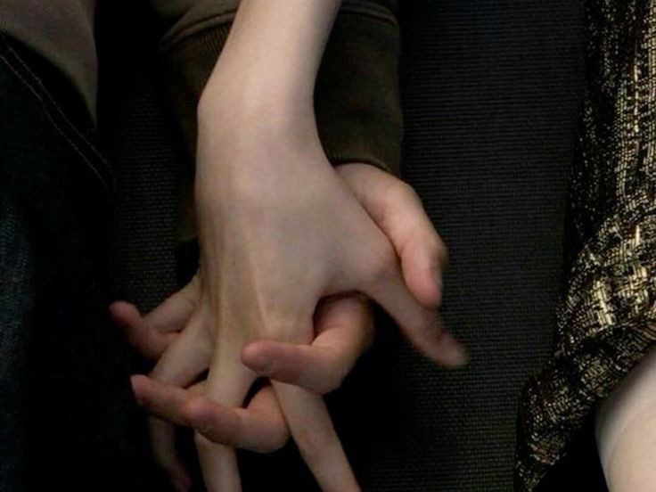 ryuvin / shimkongz au ★ fake dating
ᅠᅠᅠ
donde gvn en un intento de ayudar a rcky finge ser su novio 

o donde a partir de este suceso ambos empiezan a cuestionar su sexualidad seriamente