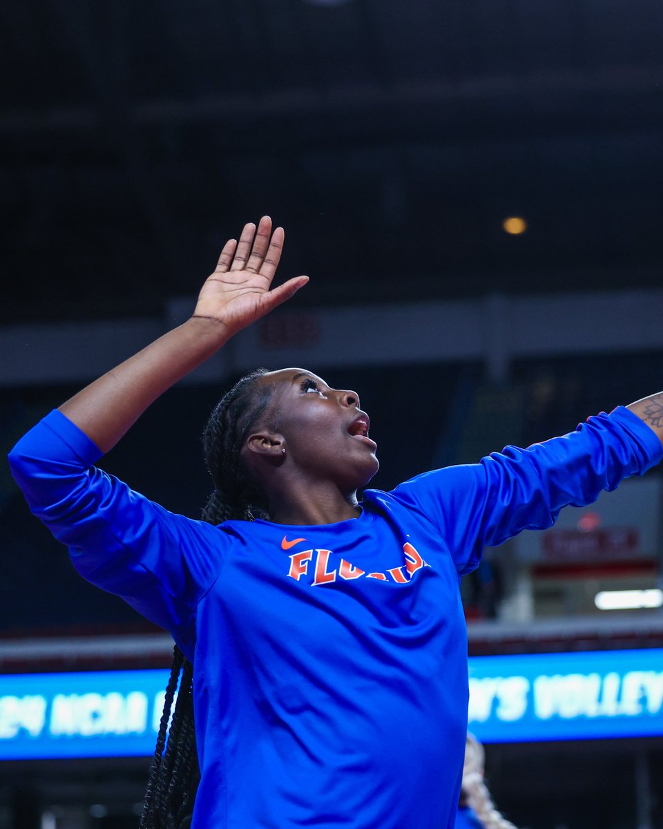GatorsVB's tweet photo. heating up in Louisville

#GoGators https://t.co/dBJEs3d47J