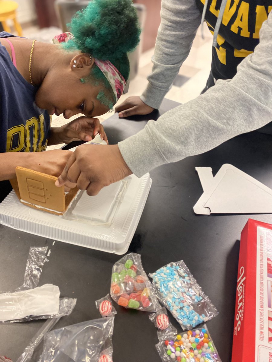 Ms.Wallace tweet media