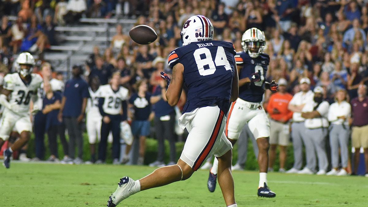 BREAKING: Transfer TE Micah Riley has committed to Texas A&amp;M! 

Riley is a big bodied (6’5, 266 lb) blocking TE who has played the last 3 seasons at Auburn. He will have two seasons of eligibility remaining.

Player Comp - Shane Calhoun