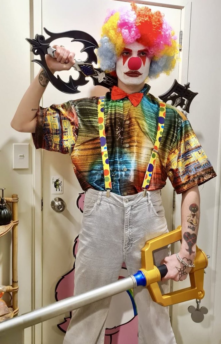 thegamersjoint's tweet photo. ITS TIME TO SUIT UP 🤡
Live reacting to The Game Awards 🧐 https://t.co/Q4Q8pcFbro https://t.co/XcAIxkxXzs