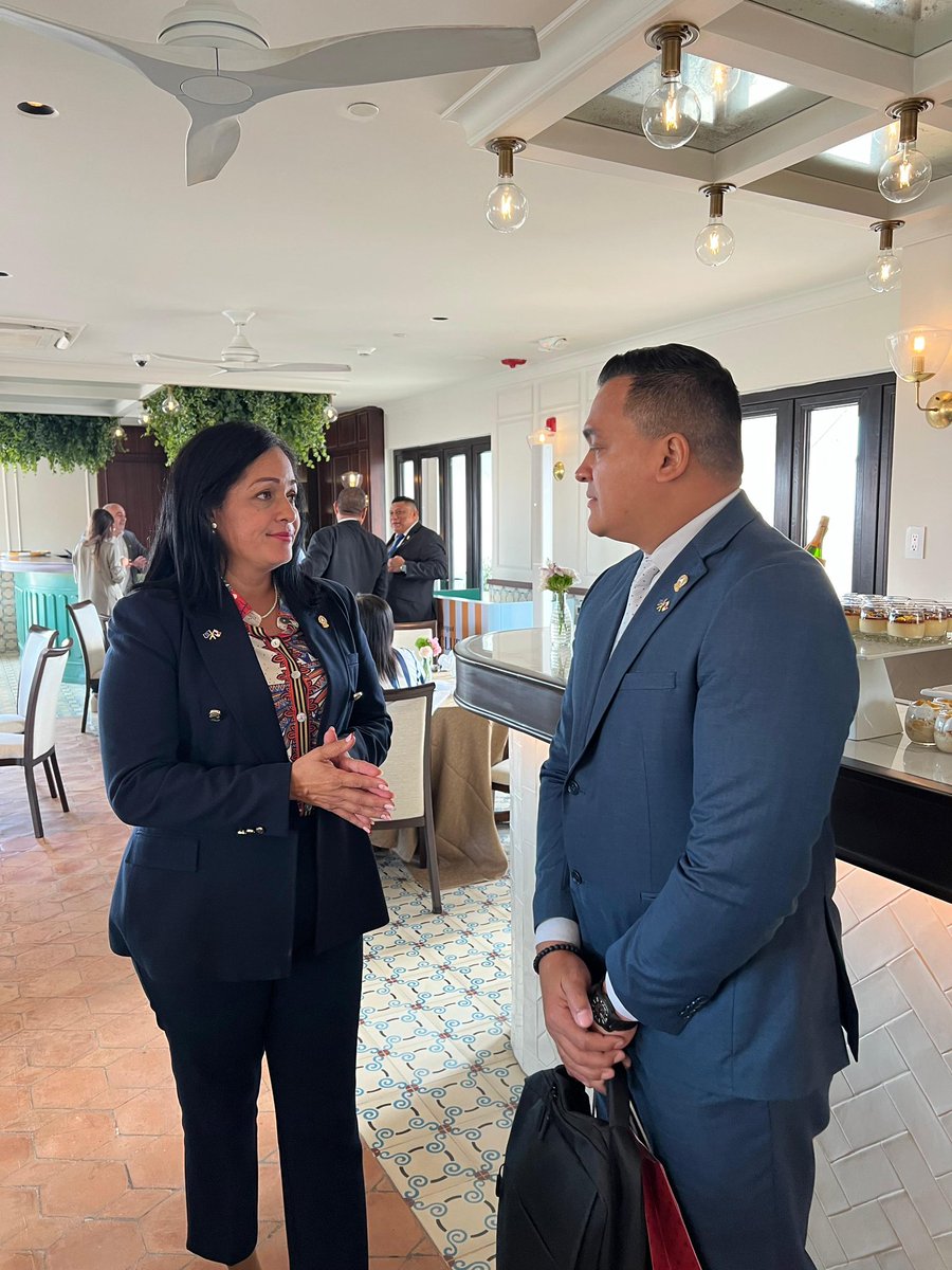 Representando al Presidente HD Carlos Hernández; Vicepresidente HD Dorindo Cortez y Secretario HD Ariel Miranda; con miembros de Bancada Panameña, durante evento: “Importancia del <a href="/PARLACEN/">PARLACEN</a> en Relaciones Centroamérica-Unión Europea”; destacando su rol en relación birregional