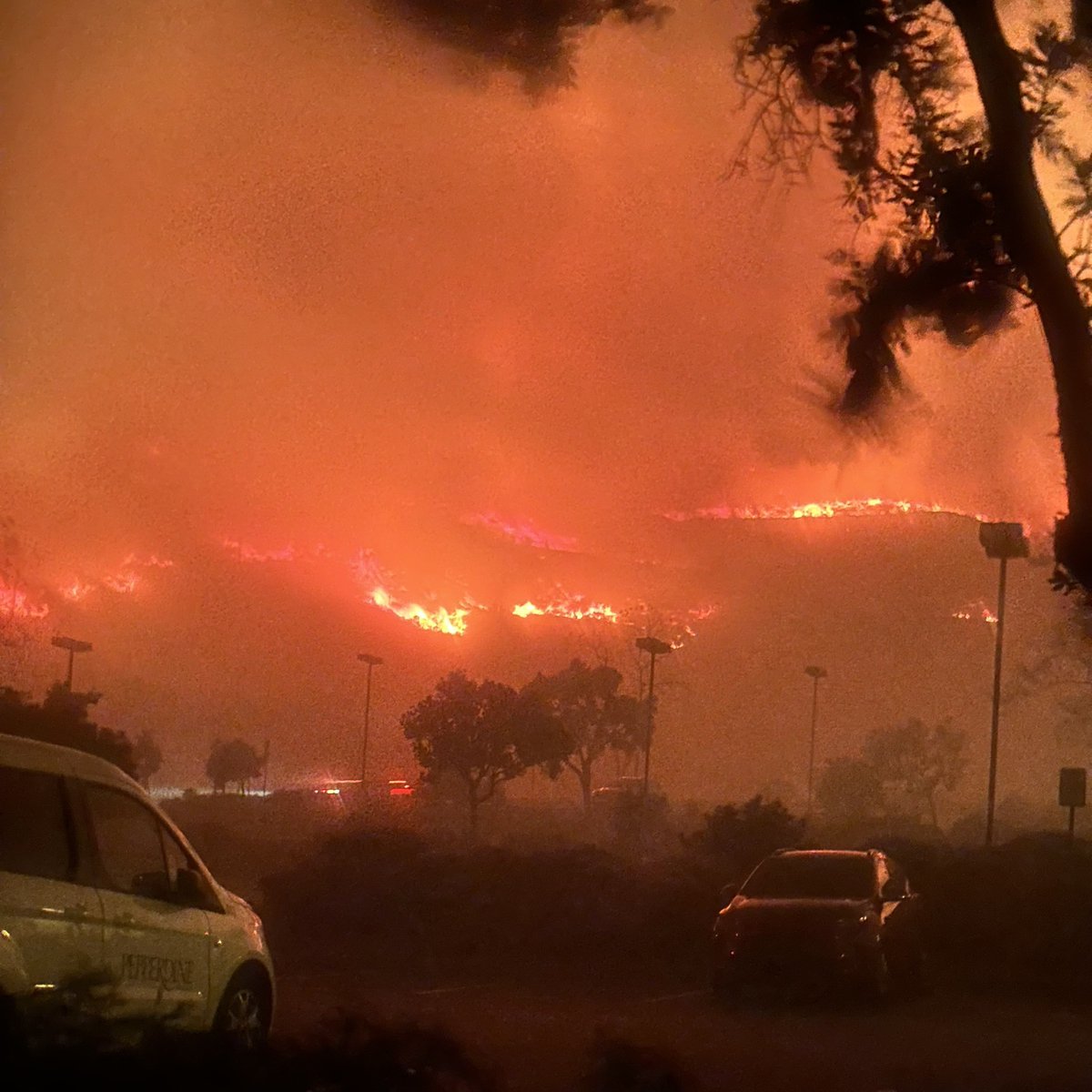 citymb's tweet photo. MBFD is proudly serving in Malibu, providing mutual aid for the Franklin Fire. We send our heartfelt thoughts to those affected by this wildfire and stand in gratitude for the bravery and dedication of all firefighters. Stay safe, everyone.
#MBFD #FranklinFire #WildfireResponse https://t.co/5bp8NuHrMh
