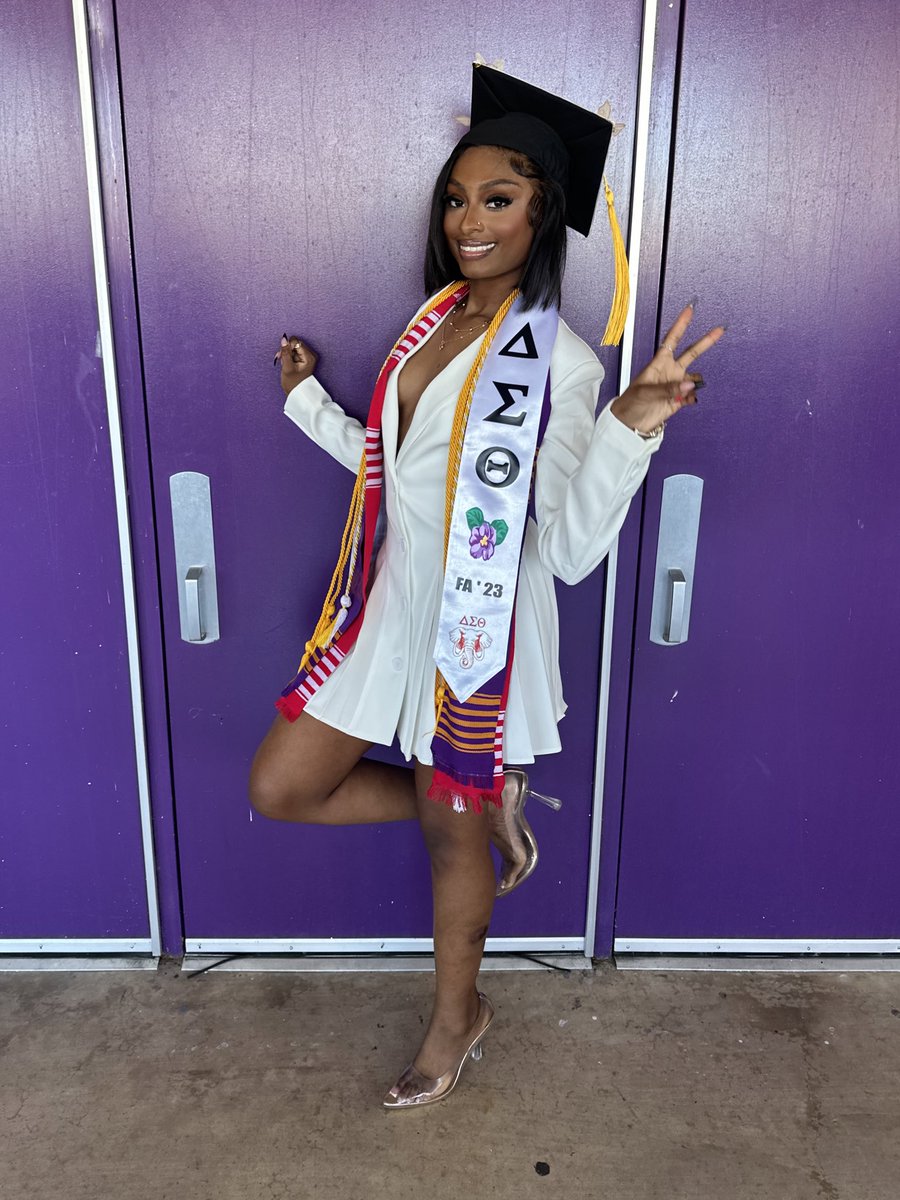 GRADUATED 🎓💜💛