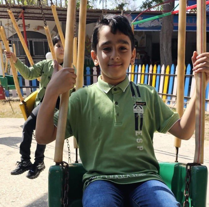 chai_zaferooni's tweet photo. @elakhrass99’s little brother Mohammed is deaf &amp; needs hearing aids. He lost his hearing during the 2014 war when an airstrike hit near their home. Their fundraiser has gone slowly for a while. Who can help this family in jabaliya camp reach €36000? 

https://t.co/fuV2GSAkhL https://t.co/6NZOMJw4H5