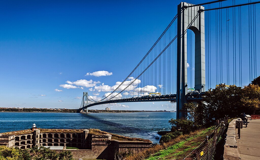 SidKhurana3607's tweet photo. Staten Island, most Italian county in the country:

2008: R+4
2012: D+3
2016: R+15
2020: R+15
2024: R+29 https://t.co/LTUGey8dK2