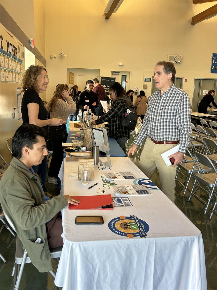 planetacterra's tweet photo. 🌿🚗 On Dec 7, the GoEV team joined East San Jose’s Community Lunch for Cleaner Transportation! Joanna Falla shared key EV incentives, inspiring a move toward greener living. Bilingual talks + community connections = big impact! 💚✨ #GoEV #Sustainability #Acterra https://t.co/NUs5O1ngkF