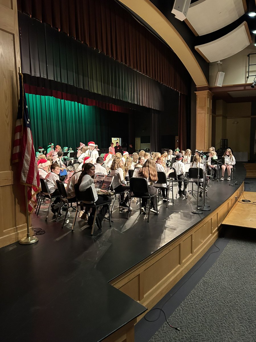 Packed house ready for a Holiday MS band and chorus show!!!! Arts are alive in WH!!