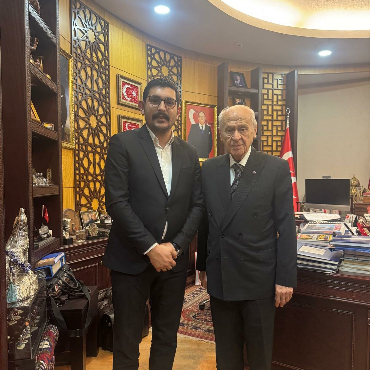 #Suriye_Türkmenleri 
Yürümezsek Hak yolda, Erimezsek Hak yolda,
Çürümezsek Hak yolda, Gök Girsin, Kızıl Çıksın.
<a href="/dbdevletbahceli/">Devlet Bahçeli</a> <a href="/MHP_Bilgi/">MHP</a>  <a href="/Ulku_Ocaklari/">Ülkü Ocakları</a>