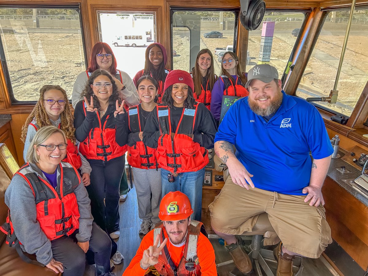 Attention #educators! The new Mississippi River Institute Floating Classroom is headed to Memphis, and #workshops are open for registration!

📅 Check out available dates and sign up here: bit.ly/MRIFC-Memphis

Visit mississippiriverinstitute.org for more details.

#maritime