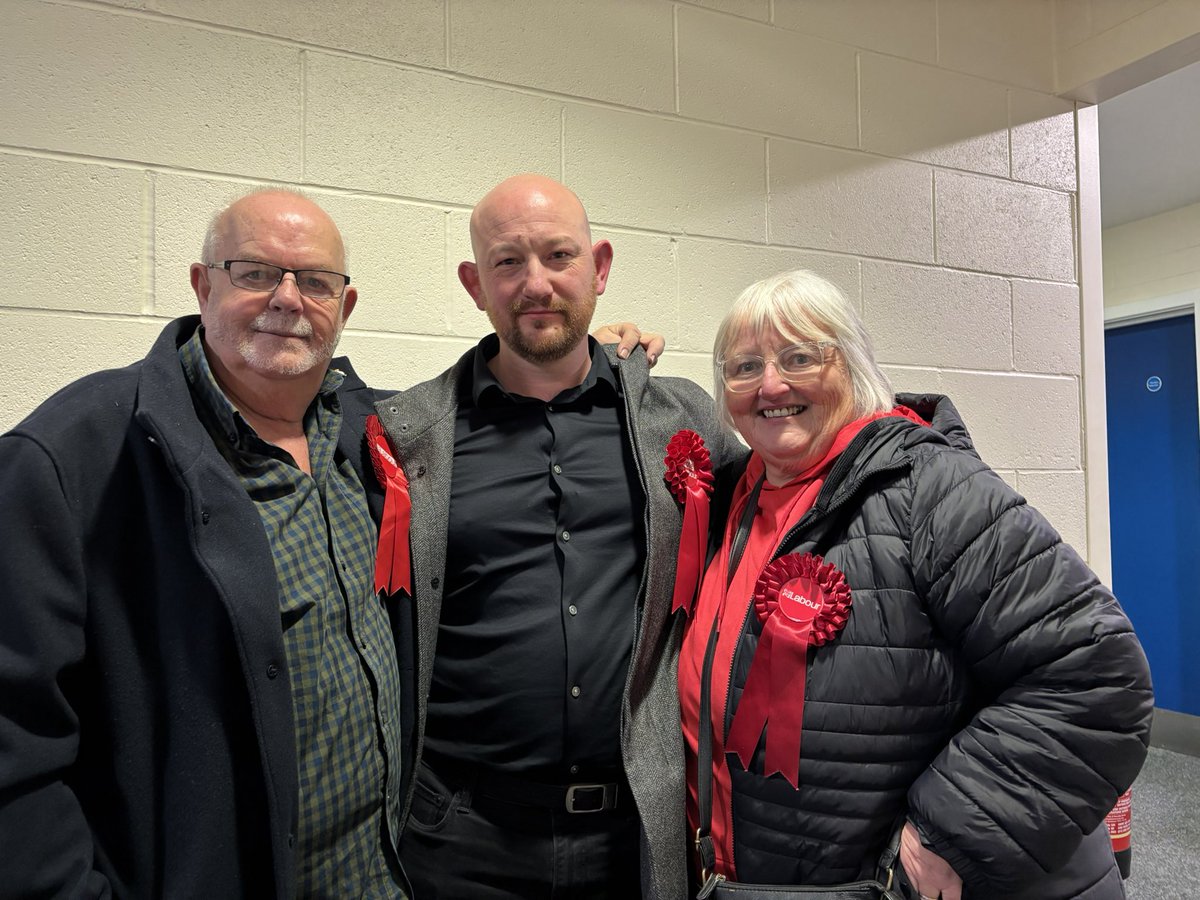 king_cllr's tweet photo. We have a new Labour Councillor, welcome to Scott Haslam to our team #TeamFev 🌹🌹🌹 https://t.co/M45E8bdCu0