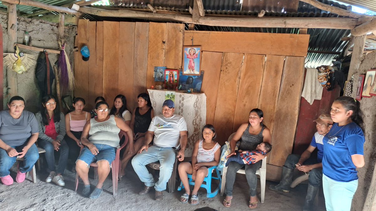 MarenaNicaragua's tweet photo. En el marco del proyecto #GEF5, realizamos capacitación a los miembros de los Comité de Manejo Colaborativo sobre la restauración de paisajes y biodiversidad, en la Reserva Natural Cerro Mombachito - La Vieja, Camoapa, Boaco.
#GEF5 https://t.co/sRlZSw9Awm