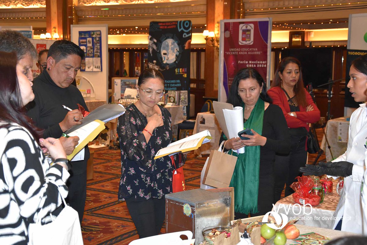 #Evento | Feria CREA 

El pasado 10 de diciembre, participamos como co organizadores en la Feria Nacional CREA, un espacio que cada año promueve el intercambio de ideas y la demostración de conocimientos en el sistema educativo ecuatoriano. 🌱