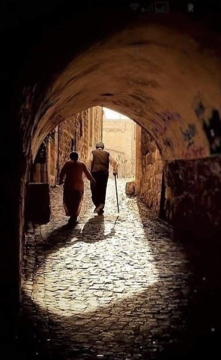 “Telaş etme. Gecikmenin hikmetini anlamasak da, Allah'ın zamanlaması her şeyde mükemmeldir.”