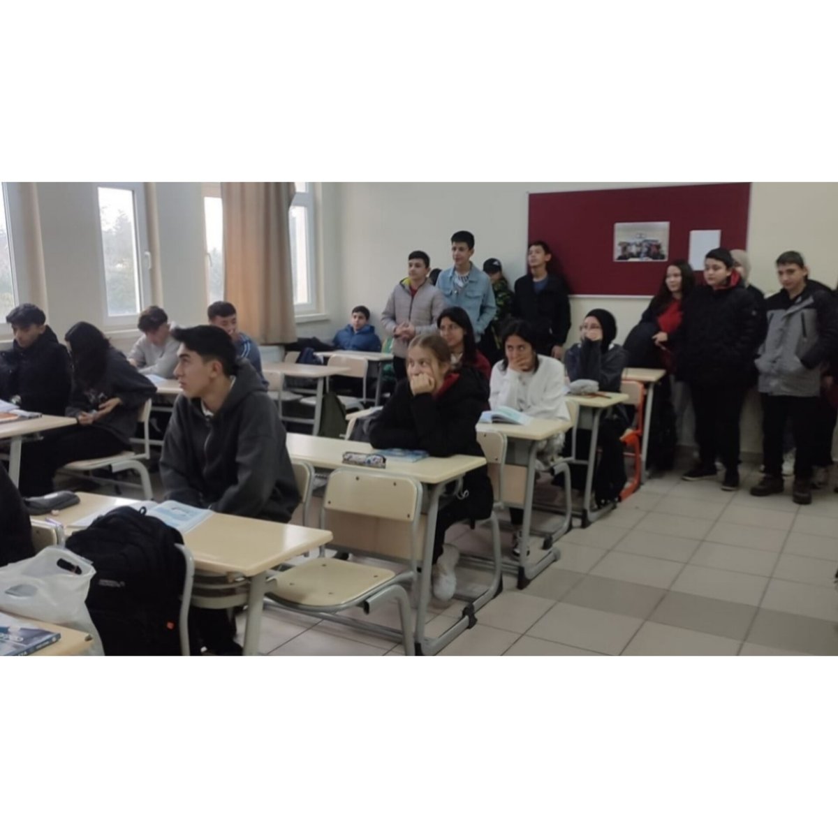 İmrendi Ortaokulu 7 ve 8. sınıf öğrencilerine okulumuzu tanıttık. Tanıtımda emeği geçen öğretmen ve öğrencilerimize teşekkür eder, misafir ettiğimiz öğrencileri ilerleyen yıllarda okulumuzda görmekten mutluluk duyacağımızı belirterek her birine başarılar dileriz.