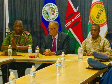 MJojeb's tweet photo. Le PM @citoyendidier visite ce jeudi la base de la @MSSMHaiti à l'occasion de la fête de l'indépendance du Kenya. Le PM a salué le président @WilliamsRuto et l'engagement de ce pays d'apporter son soutien à Haïti dans sa quête de stabilité et de sécurité. #Mea_Jojeb / @MJojeb https://t.co/wx562LOW22
