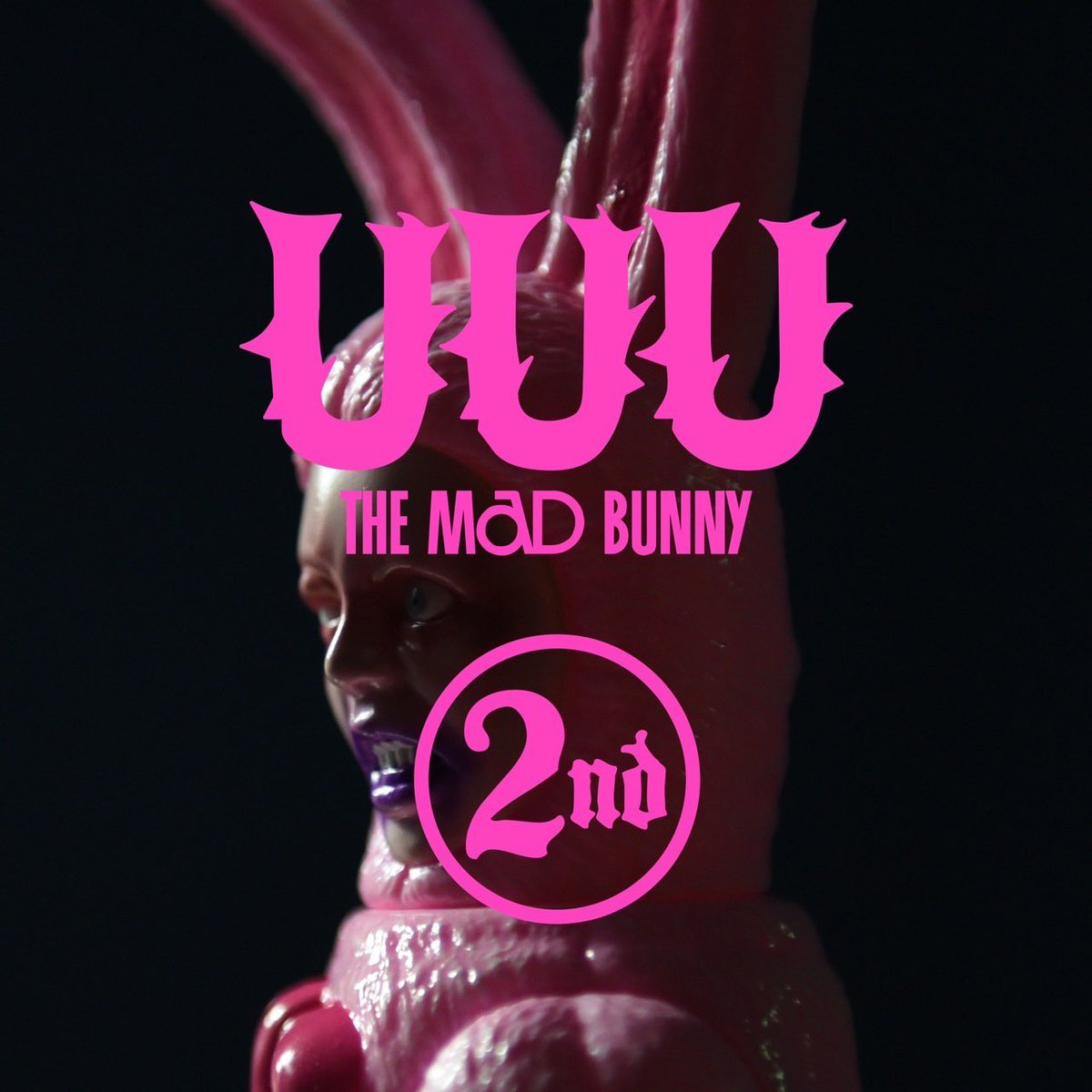 kyo_official's tweet photo. [new item]
【KYO TOYS】から誕生した謎のウサギ人間“UUU(ウー)”の2ndカラーとなる“UUU PINK -Demonic-”の抽選販売が決定いたしました。(S)

＜京 online premium会員限定＞
「UUU PINK -Demonic-」
￥49,500（諸経費込み／送料別途）

▼詳しくはコチラ
https://t.co/9ktjH4kTP6

#KYOTOYS #UUU https://t.co/ZwNlNZQlZq