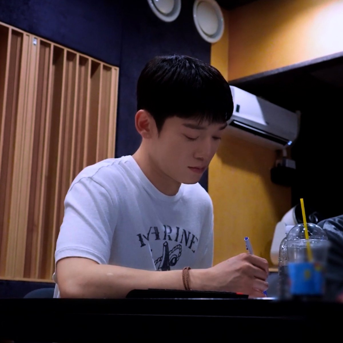 JD_negin's tweet photo. SONGS WRITTEN BY #CHEN

✍🏻Promise(약속)
✍🏻Promise(約定)
✍🏻She's Dreaming(梦)
✍🏻She's Dreaming(꿈)
✍🏻KoKoBop
✍🏻Touch It
✍🏻Bay Babe
✍🏻Lights Out
✍🏻Love Shot
✍🏻Flower
✍🏻My Dear
✍🏻Beautiful
✍🏻I Don't Even Min
✍🏻Empty
✍🏻Dandelion
✍🏻Playlist
✍🏻Fall In Love Again
✍🏻Remember
✍🏻Love You https://t.co/6mqrKlBN9h