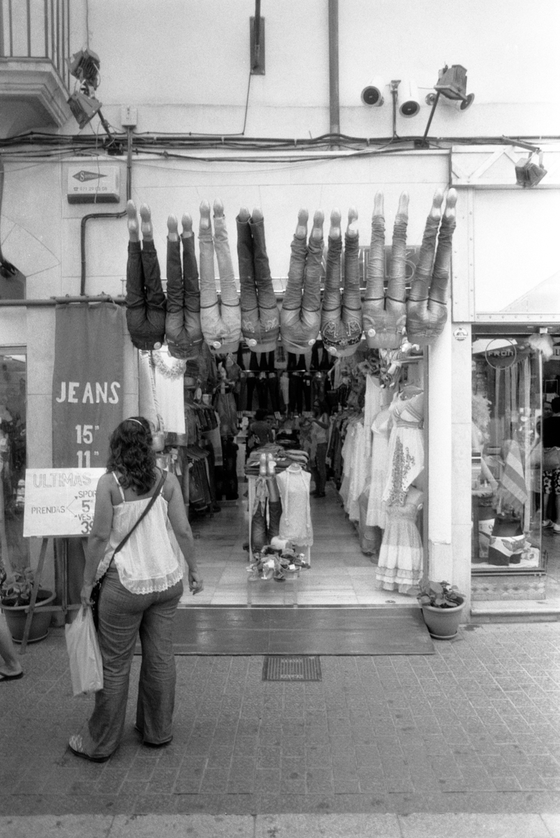 streetsoulshots's tweet photo. Nikon FM2, Nikkor 35 mm.
#AnalogPhotography #FilmIsNotDead #ShootFilm #StreetPhotography #BlackAndWhite #35mmFilm #FilmCommunity #NikonFM2 #IlfordFilm #StreetLife #FilmPhotography #ClassicCamera #FilmDeveloping #ShootFilmStayBroke #EverydayLife #FilmLovers #FilmGrain https://t.co/TsDoVchtTe