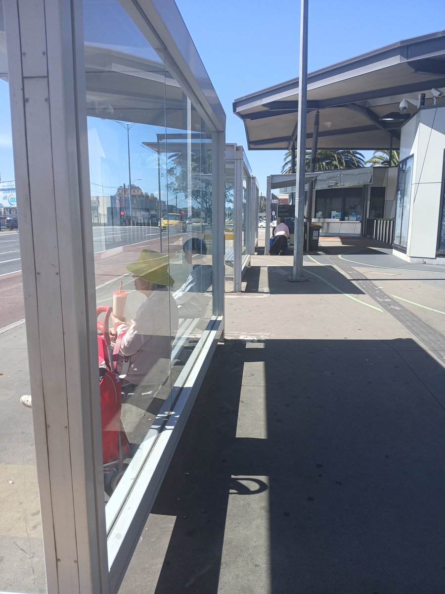 MelbOnTransit's tweet image. Imagine the extra comfort afternoon passengers would have if there was extra seating behind the shelter? That would be shaded whereas the existing seating isn't. Springvale. #climateadaption