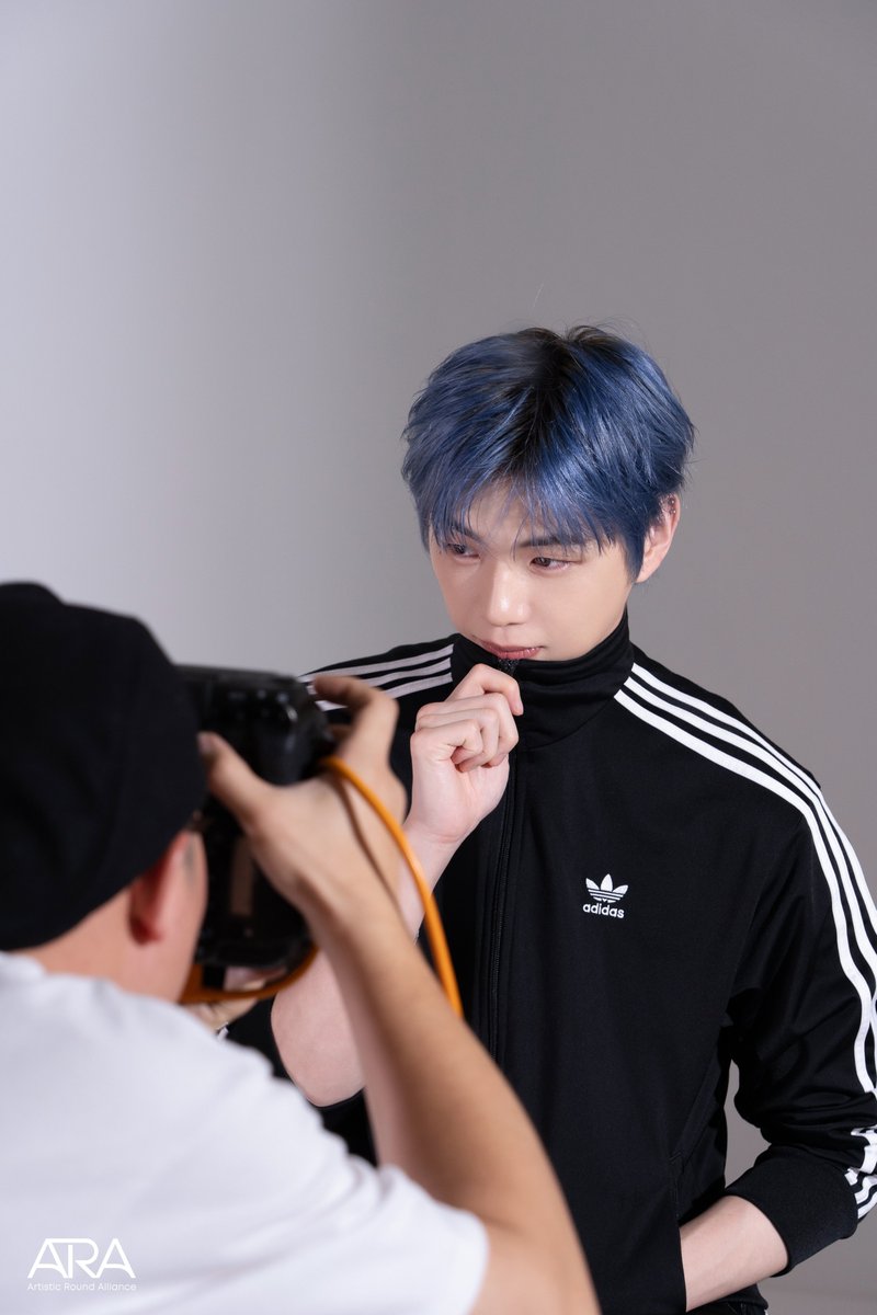 [📢] 강다니엘(KANGDANIEL) 2025 SEASON'S GREETINGS 촬영 비하인드

자세한 내용은 강다니엘 OFFICIAL PLATFORM에서 확인해 주세요
🔗 kangdaniel.bstage.in/contents/675bc…

#강다니엘 #KANGDANIEL