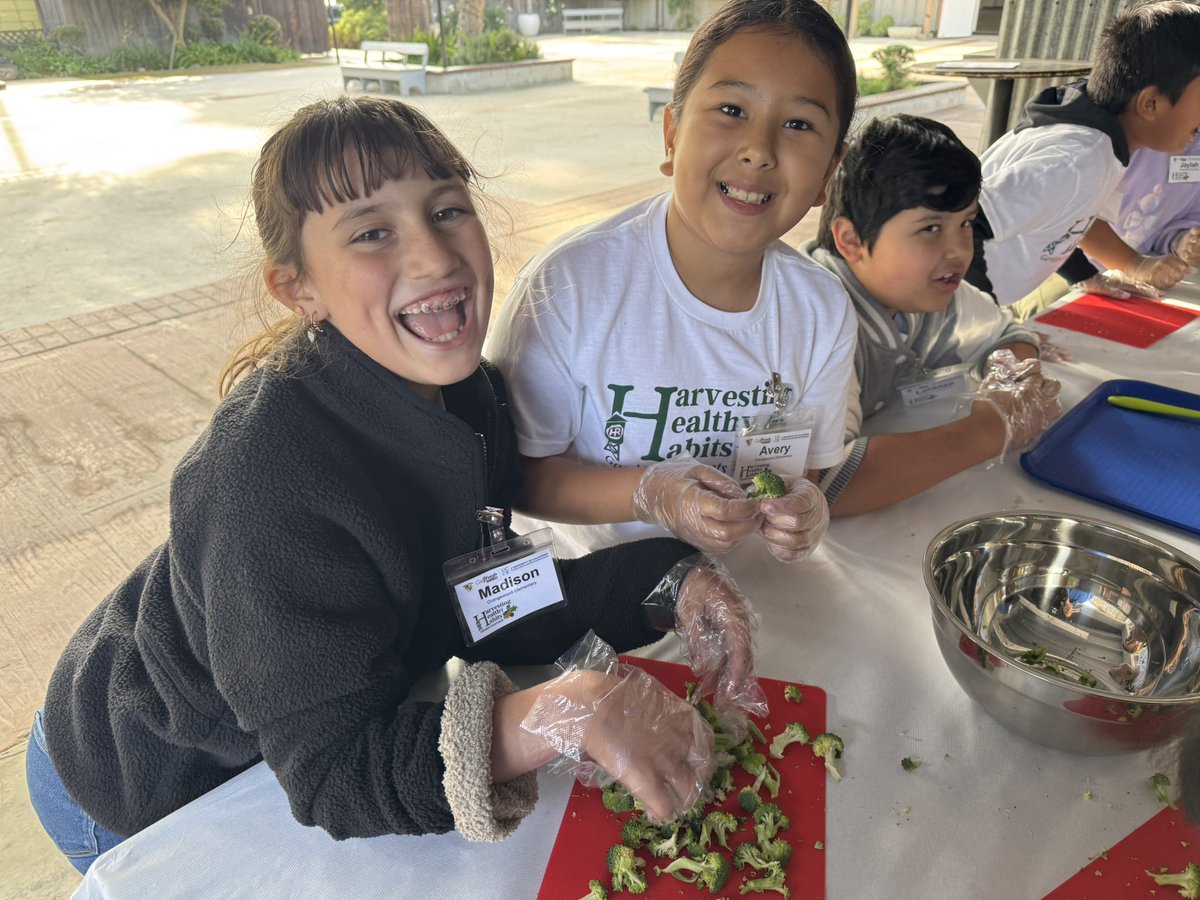 Our fourth graders blossomed at Hutt Ranch! 🌱 They planted broccoli 🥦 and cauliflower 🥬, explored how composting and decomposing enrich the soil, and discovered how these processes help gardens thrive. Hands-on learning at its best! 🌟

#HandsOnLearning #FutureGardeners