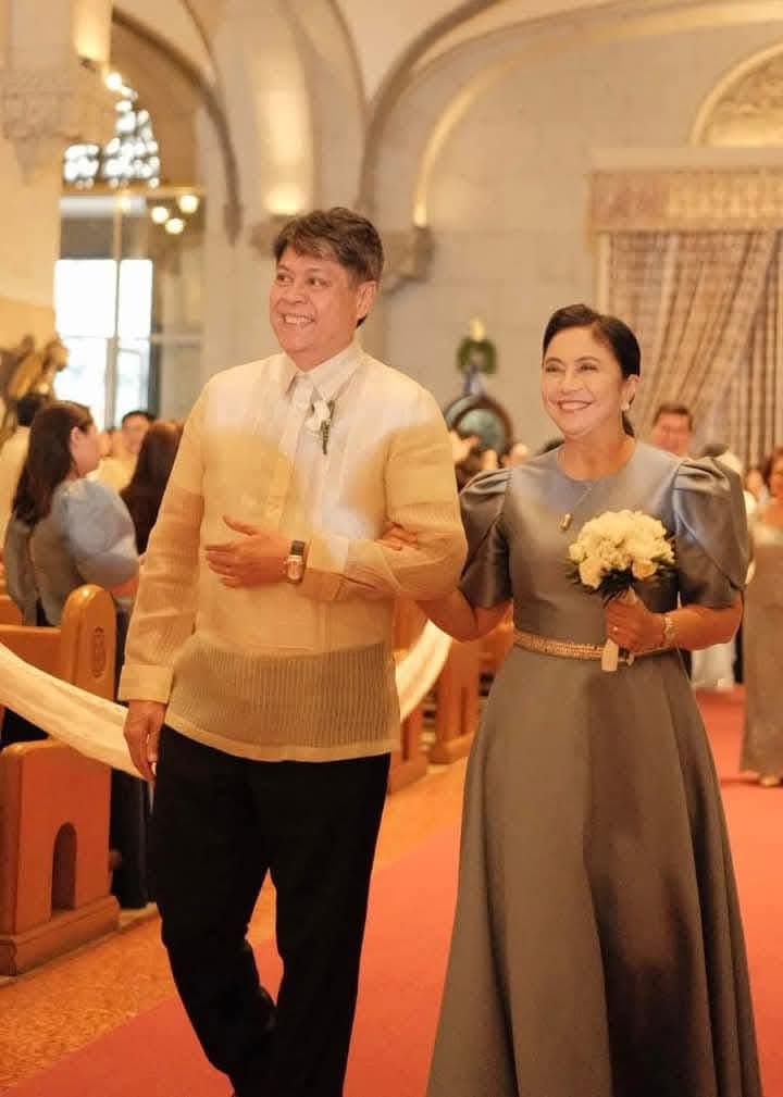 MrFrankBaraan's tweet image. If these two won, we would be in a much better place.

There would be no problems with Philhealth, no corruption, no impeachment.

Kaya sa susunod na eleksyon, let us vote for leaders that we truly deserve. No to Trapos.

Iboto na natin ang mga katulad nila Leni at Kiko. Period.