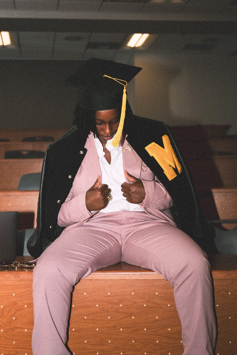 BIG GRAD 👩🏾‍🎓 usm ‘24