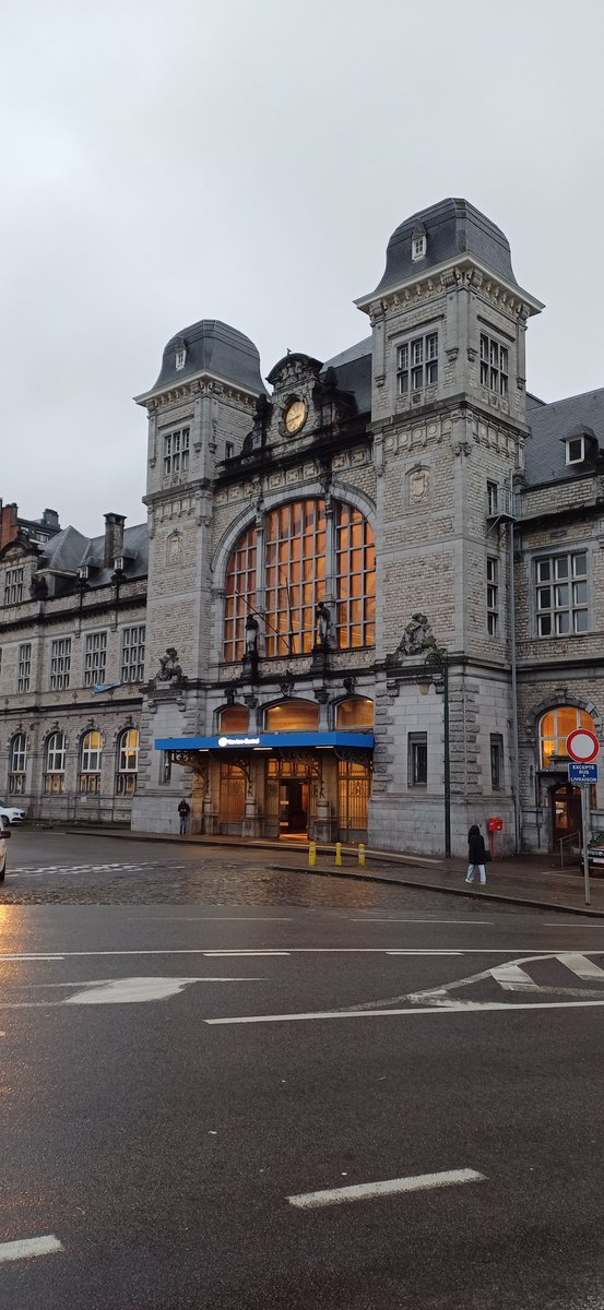 clgEauvive's tweet photo. Après deux longues années de préparation,  notre première visite préparatoire et une belle rencontre avec la Commune de Limbourg en Belgique. #DespontsetdesHommes #ConsortiumRoya @VilledeBreil @DRAREIC_PACA @College_Tende @ErasmusplusFR @ErasmusPlusFRJS @EUErasmusPlus https://t.co/aw9CglUYQL