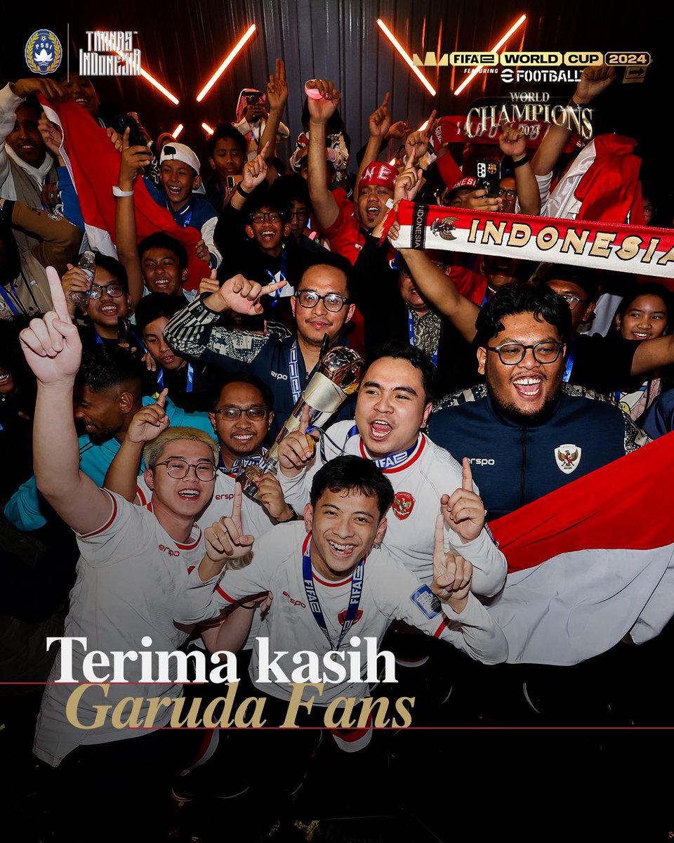 TimnasIndonesia's tweet photo. 🦅 #GarudaFans, gelar 𝐉𝐔𝐀𝐑𝐀 𝐃𝐔𝐍𝐈𝐀 ini untuk kalian 🇮🇩

‣ #KitaGaruda ‣ #FeWCeFootball https://t.co/ItvaC4rZ7b