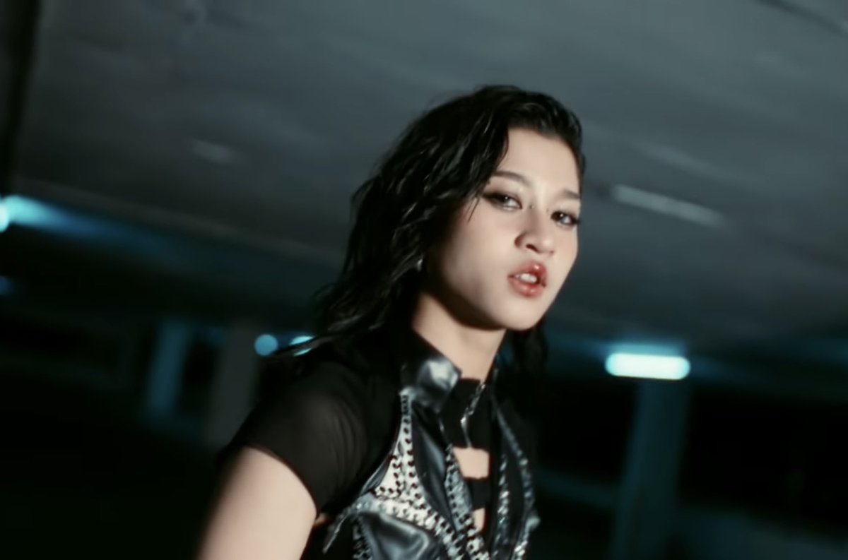 wznwid's tweet photo. สายตาคือ 🫠 พี่ยอมแล้วน้องแพรว มาจับพี่เลย โคตรเท่ โคตรดี โคตรสะใจ 🔥
MINDY CATCH ME Teaser 2
#MINDYCATCHME_Teaser2
#MINDYCATCHMExJUNGT
#MINDY_TH
#PraewMindy https://t.co/dMnGhz6sFg