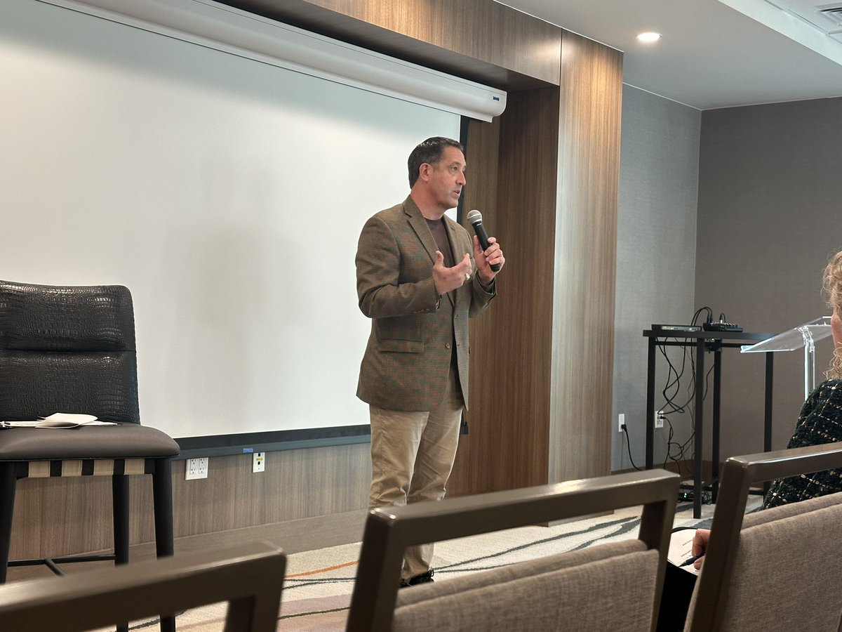 Rose Luna tweet media