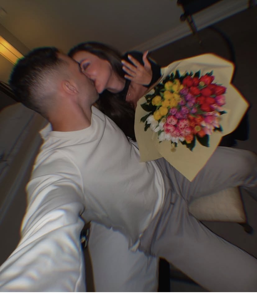 gabmartineelli's tweet photo. maitê e ortiz vão casar mds, ela vai ser oficialmente flaesposa https://t.co/3jt3Yx0HMn