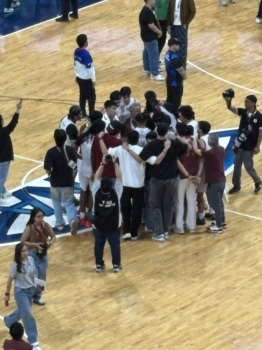 troobie_md's tweet image. Drown out all the noise &amp;amp; negativity. Focus on the goal at hand. Play hard &amp;amp; stay strong #UPFightingMaroons! Nandito lagi ang Titas &amp;amp; Titos of the #UPCommunity to support &amp;amp; #UPFight for you! Embracing you all tightly! Praying for wisdom, strength &amp;amp; good health for you all! ✊🏼💚♥️
