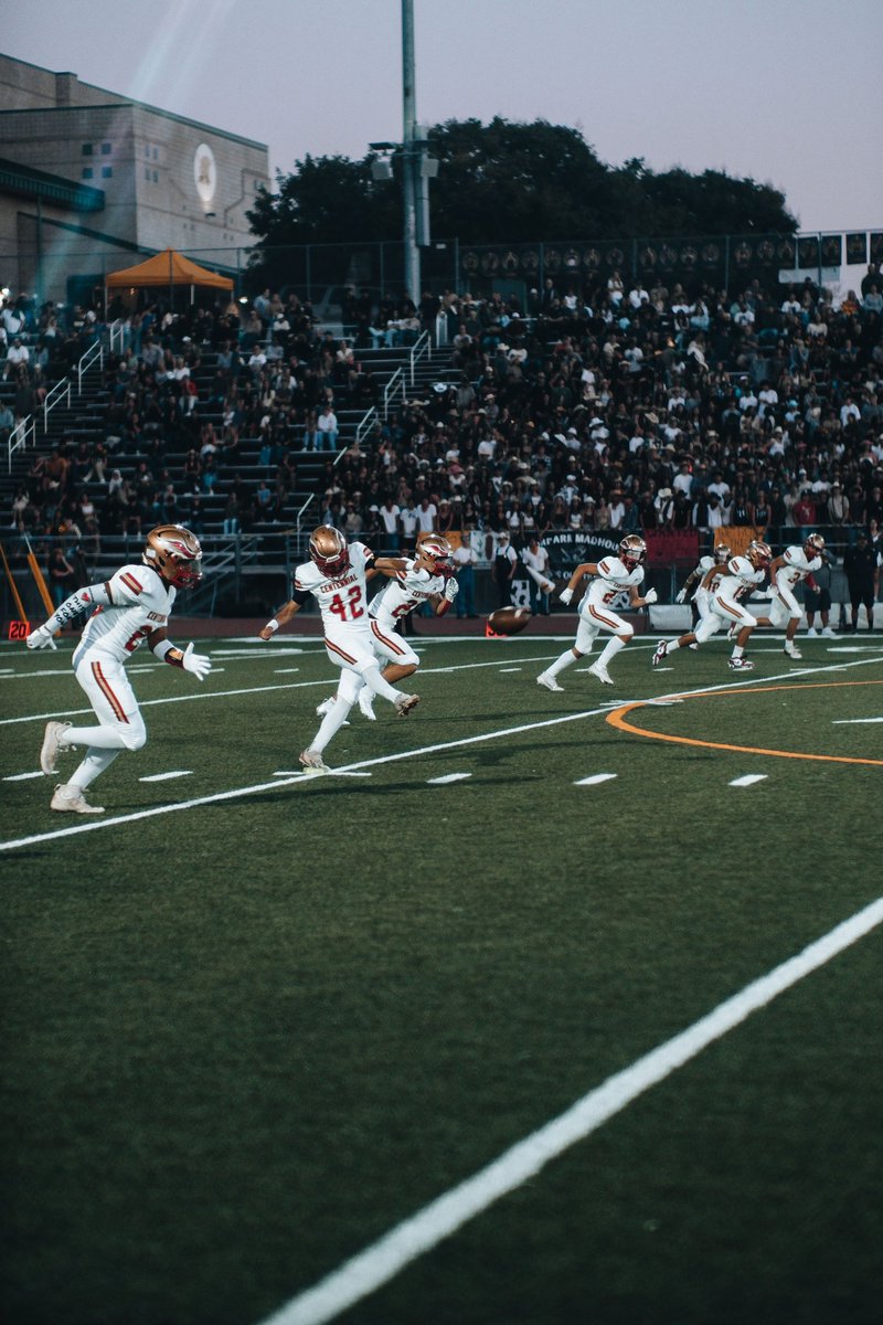 GHawkFootball's tweet photo. STUDENT athletes. Highest team GPA in the entire central section. 3.469 GPA during season. https://t.co/FVxJ7Uw1eT