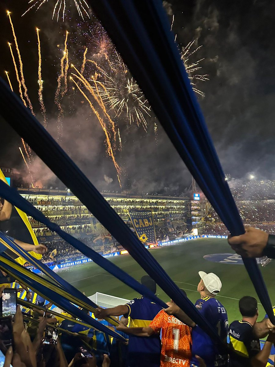 - que mierda quieren los hombres?
- tener una foto así en La Bombonera