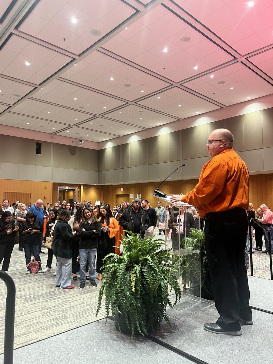 OKStateAlumni's tweet photo. Welcome to your Alumni Era! 🎓 Congratulations to the Class of 2024! 🤠

We had the best time celebrating our graduates and their amazing accomplishments tonight! We can’t wait for you all to make the OSU Alumni Association your home!🧡 Go Pokes! 

#okstate24 | @okstate https://t.co/jsiaZHgM5b