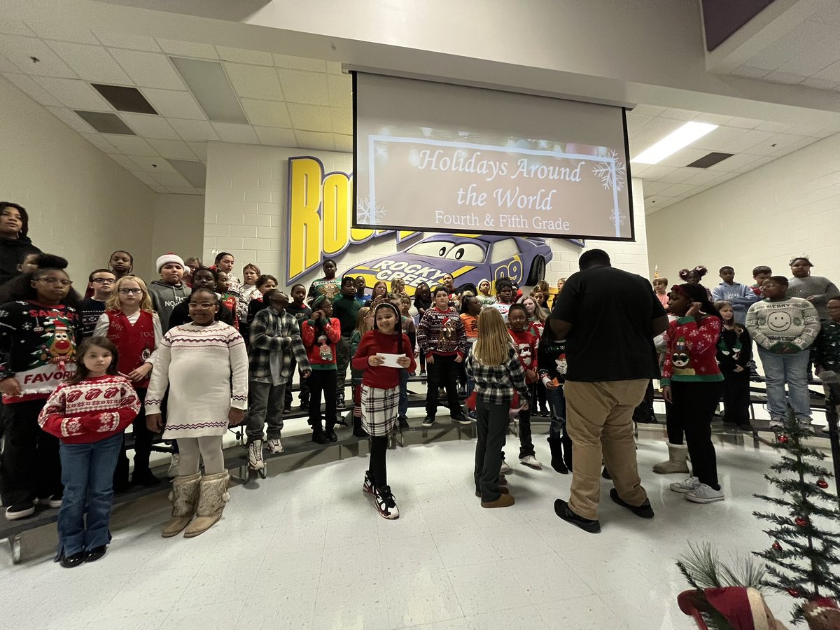 Stephenie Watson (@mswatson54) on Twitter photo Christmas at the Creek <a href="/RCE_HCS/">RCE_HCS</a> 🎊🎄 Christmas at the Creek <a href="/RCE_HCS/">RCE_HCS</a> 🎊🎄