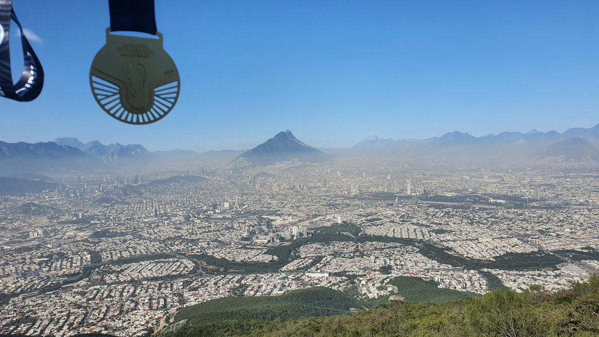 Esmerleonv's tweet photo. Mi estimado y querido amigo Mau @Nosoypelusa te sigo esperando para compartir ruta en eso #DomaalaBestia de #UTON25 o ya min vamos a #artega al con los garmin jaja Cuando gustes vamos a esa antena en el cerro de la silla 👊🏃♂️🏃♀️🏃♂️⛰️✨️♾️ ahi no hay osos aun jaja @BLANCH_STELA https://t.co/dh3L0EcIxA