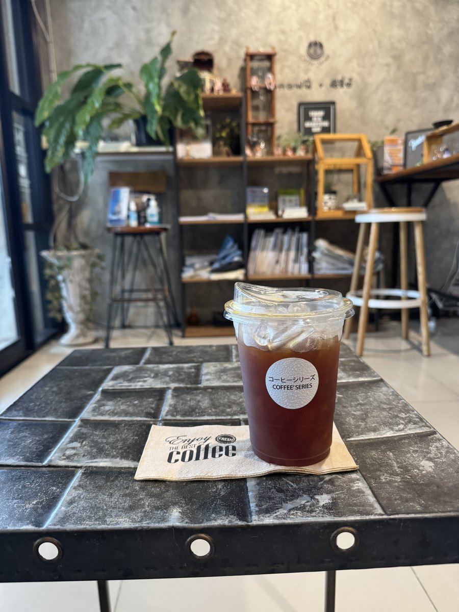 yarpegleg's tweet photo. gm from #SiRacha #Thailand #Coffee https://t.co/QhNMIz0jS8