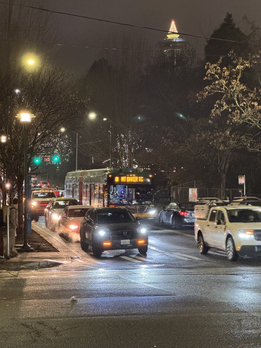 Fix the L8 tweet media