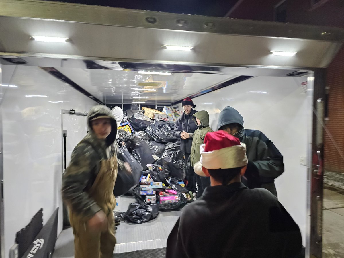 Toys For Tots initial numbers are in!!!  Together, our boro has collected 2,489 toys, over 400 more than last year!! So many children now have toys for that special  day. #plumproud <a href="/HQ_AFJROTC/">Air Force Junior ROTC</a> <a href="/PBSDSuper/">Dr. Rick Walsh</a> <a href="/PlumAthletics/">Plum Athletics</a> <a href="/plumboroughsd/">Plum Borough SD</a> <a href="/PlumTeachers/">Plum Teachers</a>