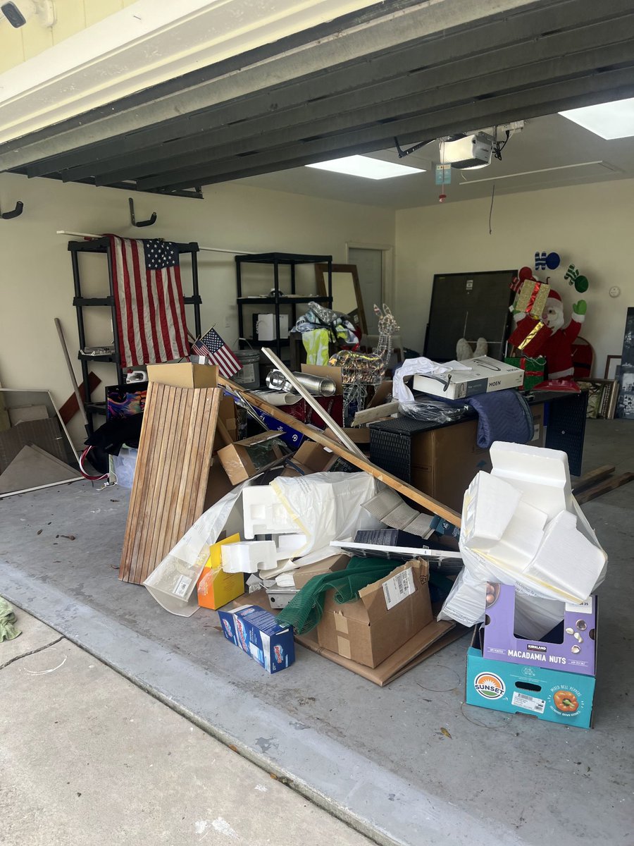 moveitjunk's tweet photo. Before and after of garage cleanout on Vero Beach, Florida, by MOVE IT JUNK REMOVAL. 

Need to get rid of junk trash and debris. Give us a call.

https://t.co/tihTwClQBH 
1-800-492-3659 https://t.co/gHHl23SjQ6