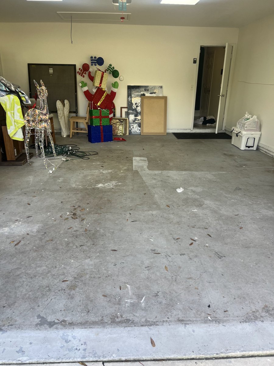 moveitjunk's tweet photo. Before and after of garage cleanout on Vero Beach, Florida, by MOVE IT JUNK REMOVAL. 

Need to get rid of junk trash and debris. Give us a call.

https://t.co/tihTwClQBH 
1-800-492-3659 https://t.co/gHHl23SjQ6