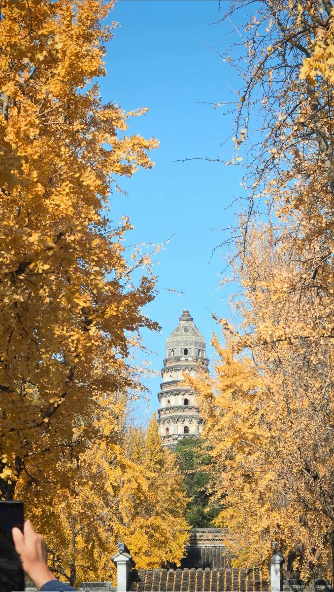 Lweirrr's tweet photo. 一年只美三十天的童话小镇 https://t.co/VVw4PZJ74W
