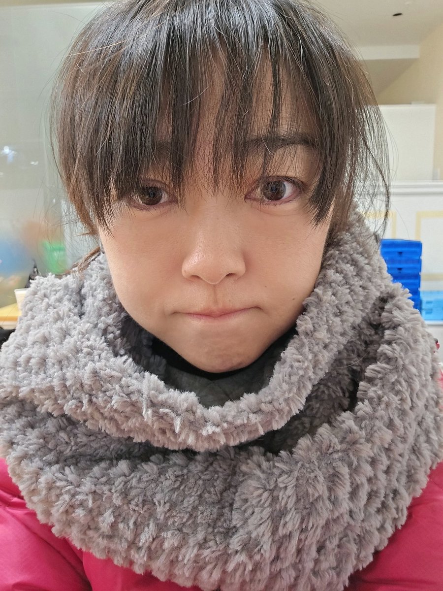 sil_kang's tweet photo. 前髪が伸びてうざいなあと思ってる今日この頃。切ればいいじゃんと思いながらもめんどくさくて放置してる今日この頃。どうでもいいこと、失礼しました😂笑 https://t.co/OyiLcQg84v