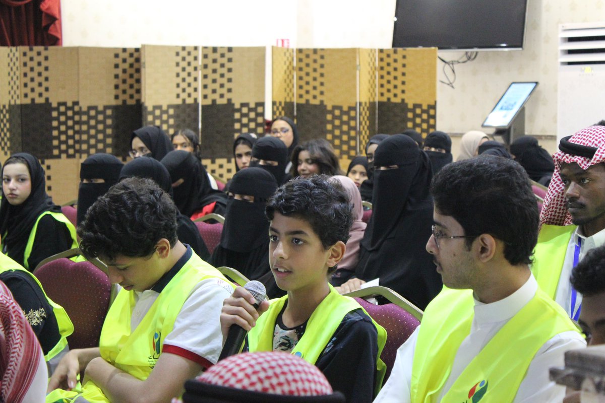 تحدثت الورشه عن الصحه النفسيه وسُميت من الاختلال إلى الاتزان مع الاخصائيه أ/ رغد منصور القرشي
و التي تهم ايضاً بكل القضايا التي تعيق جودة حياة الفرد و الاسره ونمو المجتمع