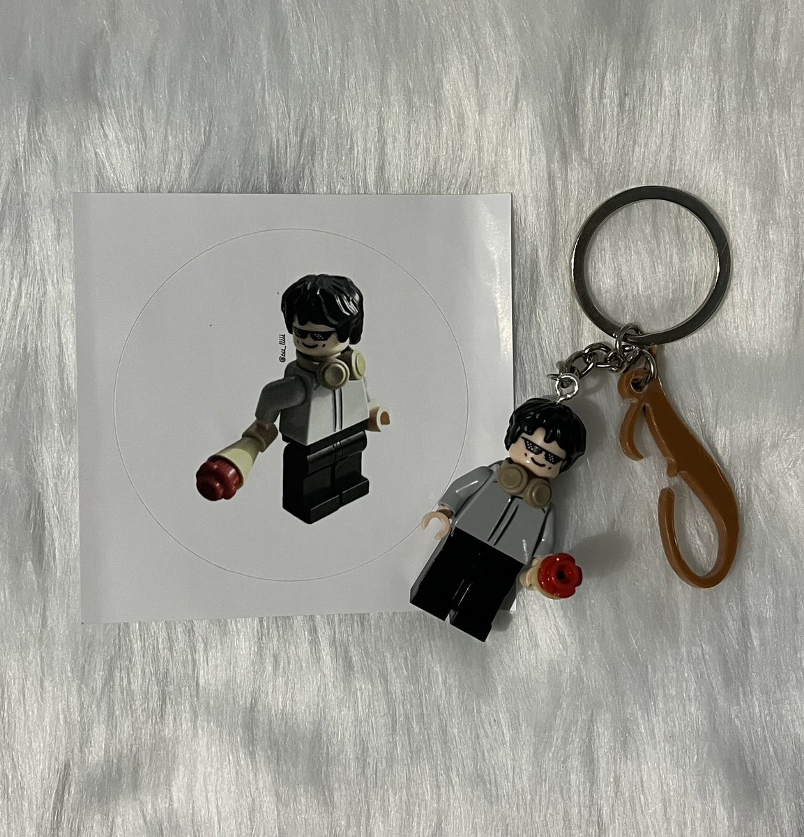 lexjiniret's tweet photo. jaehyun lego keyring is here!! thank you so much @AHGABEBESHOP 🩵

#lexmails💌
#AHGABEBEFeedbacks https://t.co/h222l3xSfN