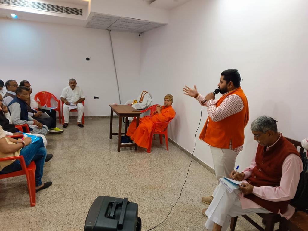 snjoshee's tweet photo. गौमाता को राष्ट्र माता व राज्य माता का दर्जा दिलाने के लिए गिलहरी की तरह प्रयास, https://t.co/A8VrtriPSh